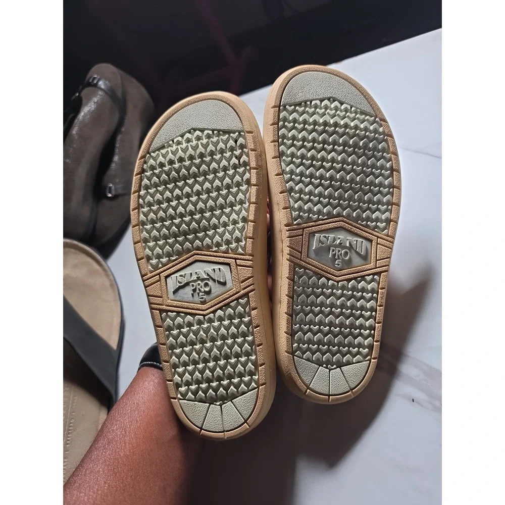 Island Slipper Brown Suede Mens Size 5 MADE IN HAWAII Flip Flops Sandals